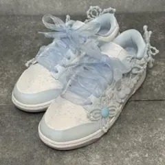 Nike 花装飾 スニーカー ライトブルー - メルカリ