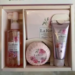 ハウスオブローゼ Bath & Body Care Set　株主優待のサムネイル