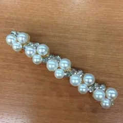 上品 パール&ラインストーン バレッタ