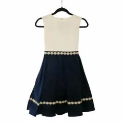 ネイビーとアイボリーのAラインドレス