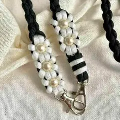 スマホ　ストラップ　パラコード　ショルダー　ハンドメイド　モノトーン