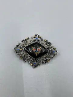 29ヴィンテージ 訳あり　装飾的な黒いブローチ