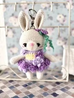 ☆あみぐるみ☆ぶどうワンピースうさぎさんキーホルダー