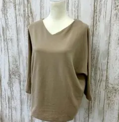 CLOSSHI カーキ Vネック 五分袖 トップス（フリーサイズ）