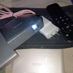 iOCHOW io2 プロジェクター本体 グレー 小型軽量　三脚いらずのサムネイル