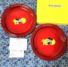ルクルーゼ プレート ペア　19cm ディズニー 100周年 チェリーレッド