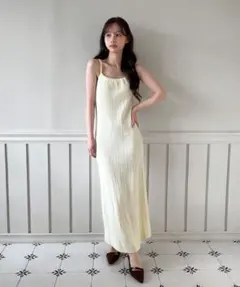 【美品】ニットキャミソールワンピース ロングキャミソールワンピース アイボリー