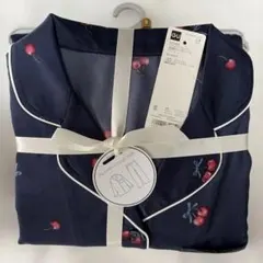 美品⭐︎GUサテンパジャマSサイズ チェリー柄ネイビー色(長袖&ロングパンツ)新品