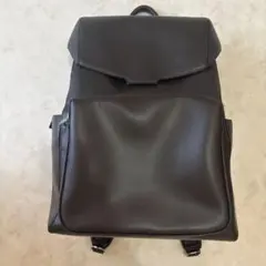 美品 ZARA ザラ フェイクレザー リュック バックパック ブラック 大容量のサムネイル
