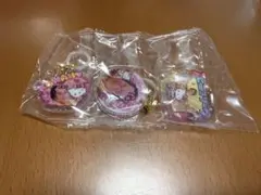 マツケンサンバ×ハローキティ ふらっとめじるしアクセサリー２　3個セット