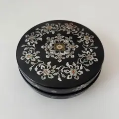 正倉院模造展　螺鈿玉帯箱アメ缶