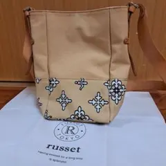 russet ショルダーバッグ ベージュ/ホワイト