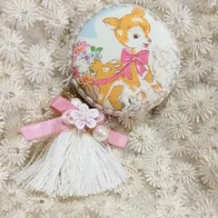 レトロな小鹿とウサギのマカロンメジャー