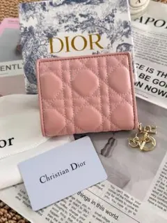 ディオール キルティング 二つ折り財布 ピンク Dior キルティング ピンク 二つ折り財布 ディオール キルティング 二