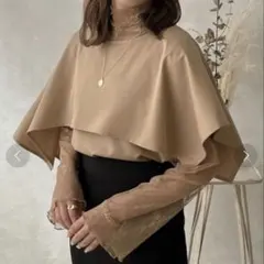 タグ付きclair アシメスクエアケープTOPS モカ フリーサイズ