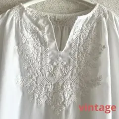 ヴィンテージ ハンガリー手刺繍ブラウス　ユーロ古着　民族　東欧　手仕事のサムネイル