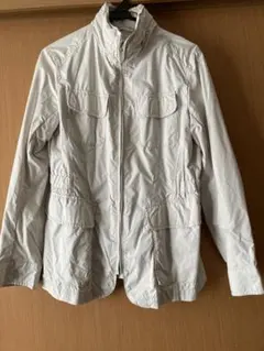 ユニクロ　軽量アウター ジャケット　ウィンドブレーカー　ホワイト　アイボリー