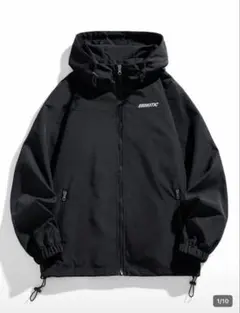 ブラックナイロンジャケット フード付き