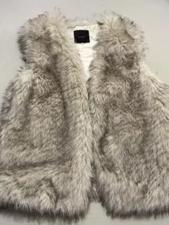UNREAL FUR グレー ファーノースリーブコート ベスト - メルカリ