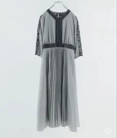 niana Vネックレース切替プリーツパーティードレス