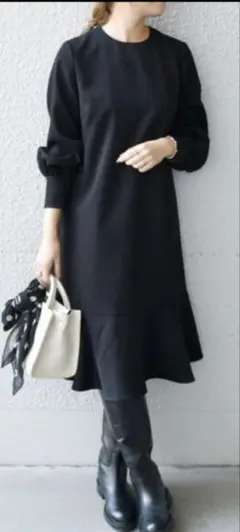 新品未使用タグ付きSHIPS anyウォッシャブルペプラムヘムワンピース