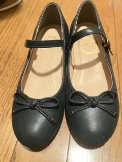 フィント リボン付き ストラップパンプスのサムネイル