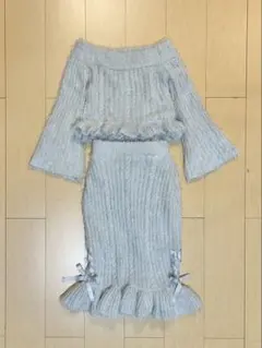 EATMEグレー フリル付きシャギーニットセットアップ