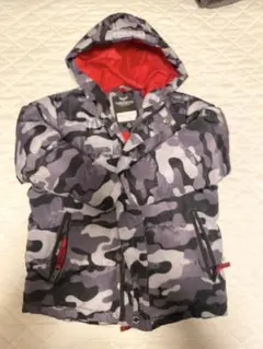 迷彩柄ダウンジャケット　フード付き