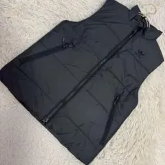 《良品》 adidas ダウンベスト ブラック S 重ね着 着回し シンプルのサムネイル
