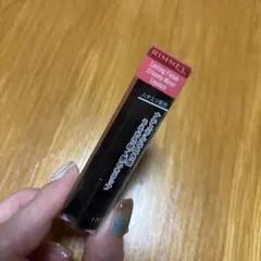 リンメル　ラスティングフィニッシュ　クリーミィモイスト　リップスティック002のサムネイル