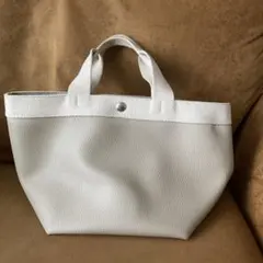 グレー 合成皮革 トートバッグ 中型