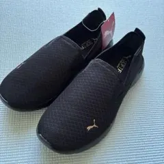 プーマスリッポン