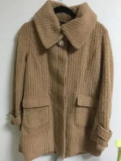 セシルマクビー　ベージュ ボタン付きコート