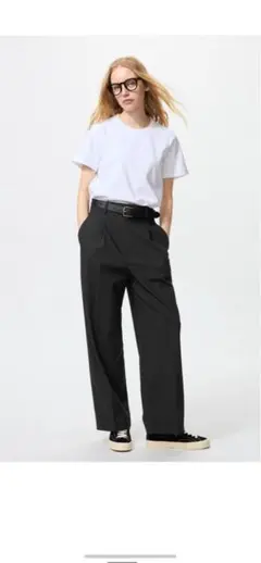 ユニクロ　タックワイドパンツ　黒　M 美品