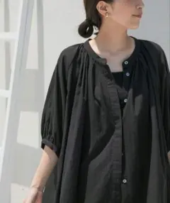 アーバンリサーチドアーズ　コットンボイルタックギャザーブラウス