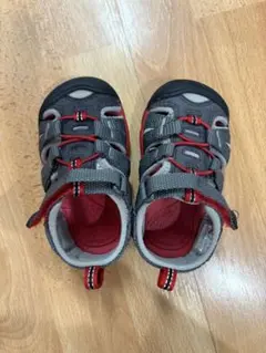 KEENキッズ サンダル グレー/レッド