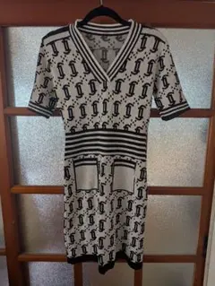 モノクロロゴ ニットワンピース 半袖