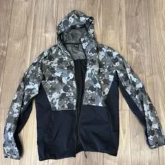 Oakley 迷彩柄 フード付きウィンドブレーカー
