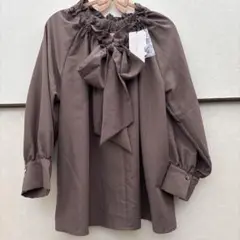 index ボウタイ　ブラウス ブラウン 長袖　リボン　M 新品