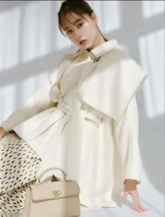 早割り！SNIDEL✩.*˚極美品✩.*˚新木優子 ポンチョ コート ホワイト 2025年最新】新木優子 snidel コートの人気アイテム - メルカリ