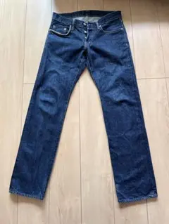 名作ヒステリックグラマー スタッズデニム 30インチ0203AP08 濃紺 美品 HYSTERIC GLAMOUR（ヒステリックグラマー） ジーンズ ストレートデニム
