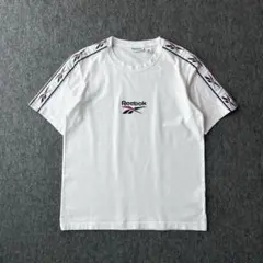 Reebok CLASSIC　デザインTシャツ　刺繍ワンポイント　袖ロゴ　レトロ