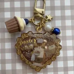 11 レジン　シャカシャカキーホルダー　シェイカー 夢かわ　ケーキ　ハート　ネコ
