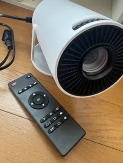 ポータブルプロジェクター 本体 リモコン付き - メルカリ