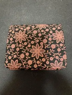 印伝屋 二つ折り財布 花柄 ブラック×ピンクのサムネイル