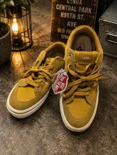VANS　メンズスニーカー28センチ　新品未使用（試着用現品商品）のサムネイル