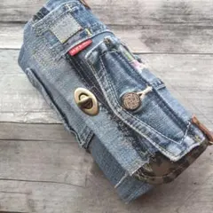 Item thumbnail for item 2af6cf2e-4f73-447a-8f87-a986f4656b75