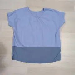 ライトブルーとグレーの半袖Tシャツ