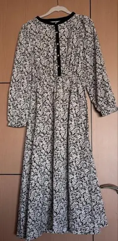 花柄ロングワンピース 長袖RayCassin黒ベージュ