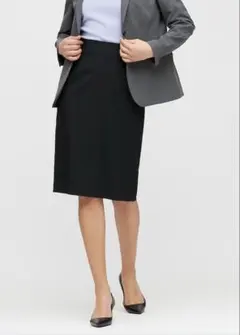 未使用　ダグ付き　UNIQLO ストレッチタイトスカート　無地　ブラック　64